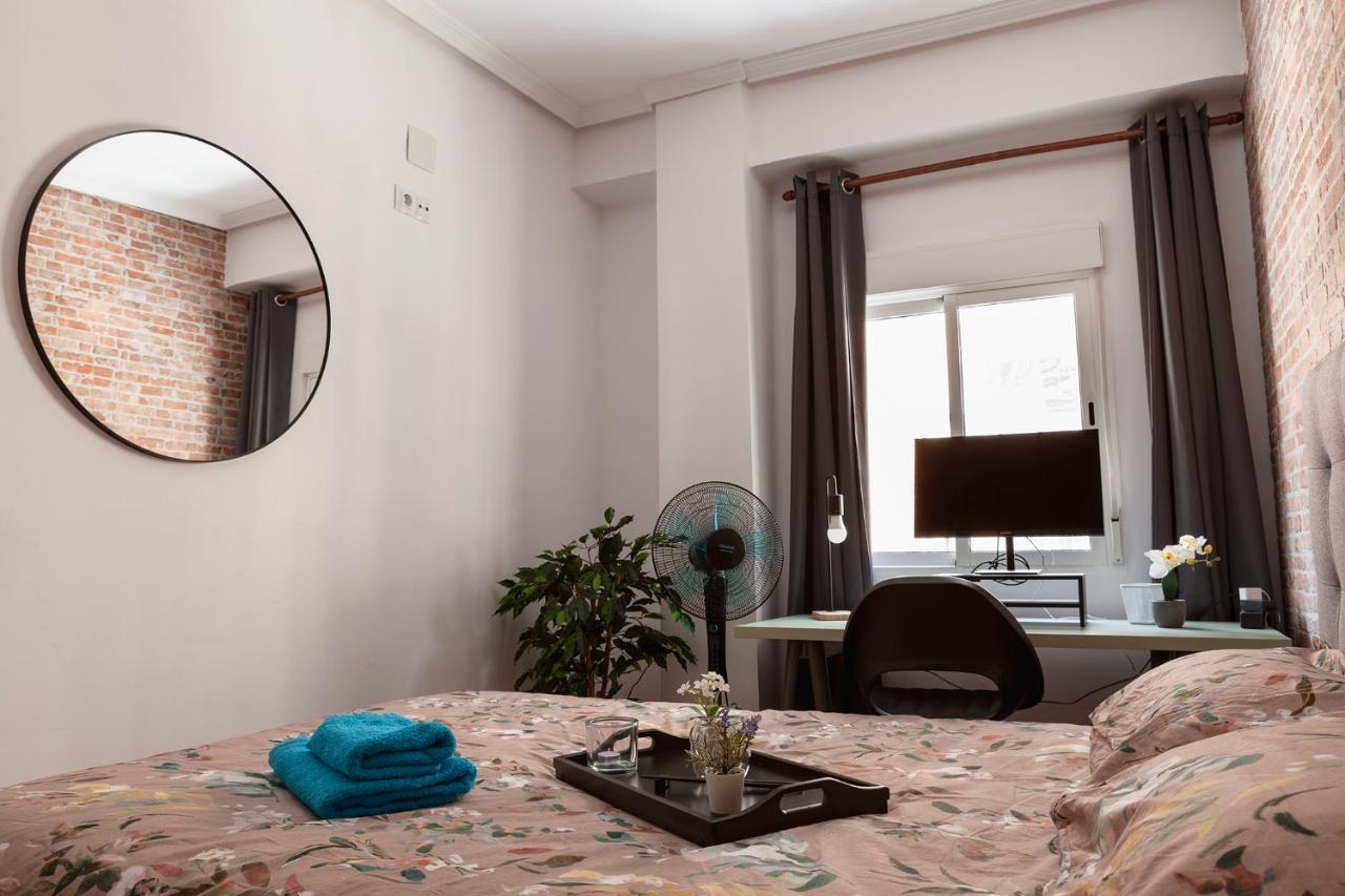 Luxury Artistic Digital Nomad 2 Bedroom W/Terrace Валенсія Екстер'єр фото